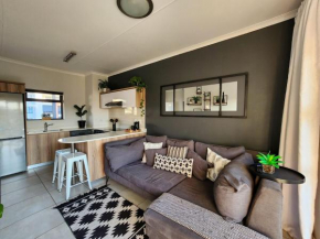 Entire Modern Apartment, Couples Sunset Getaway